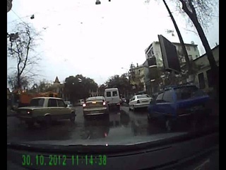 Погода вынудила одессита дрифтовать на мокрых рельсах