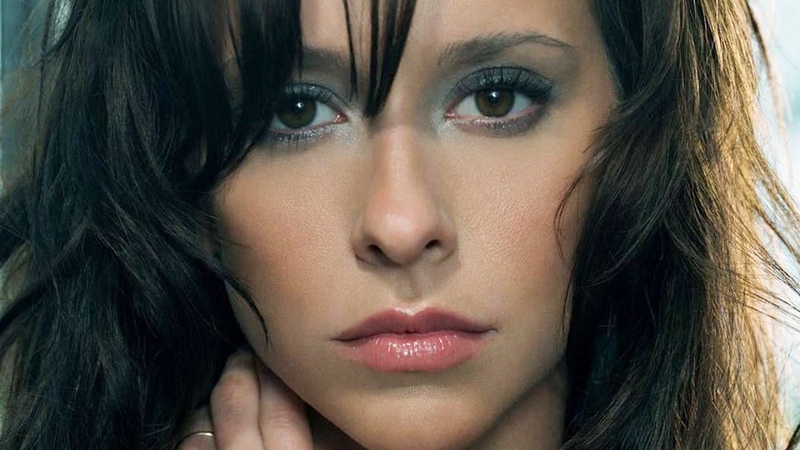 Why Hollywood Wont Cast Jennifer Love Hewitt