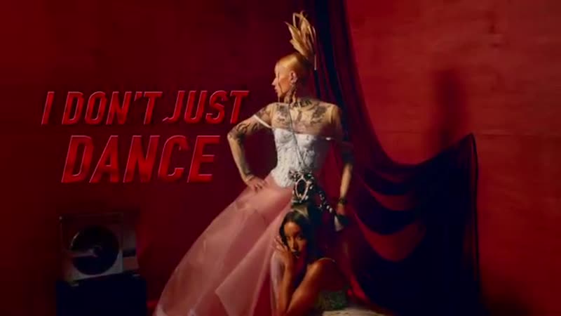 Iggy Azalea, Tinashe Dance Like Nobodys Watching ( Official