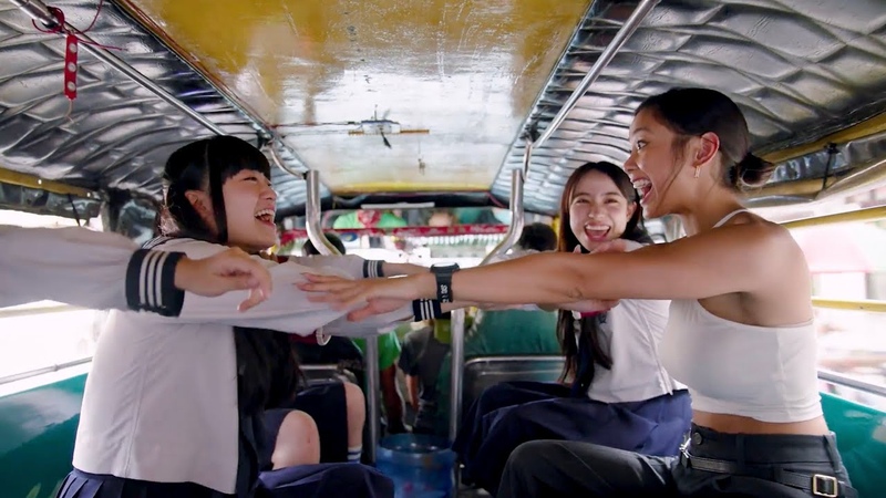ATARASHII GAKKO dances in Manila with Ylona Garcia, AG