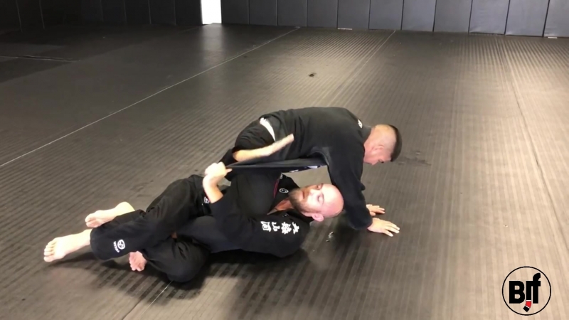 Fake News Half Guard Sweep, техники за