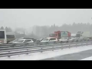 На Симферопольском шоссе массовое ДТП из за плохой погоды