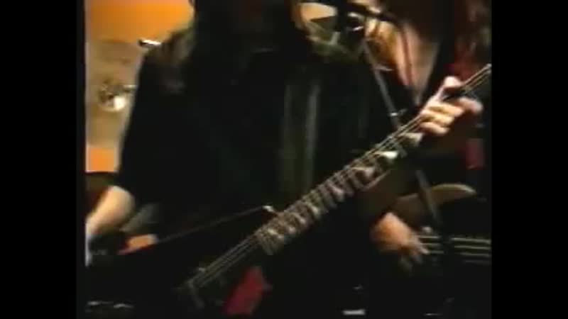 Knight jumps queen (