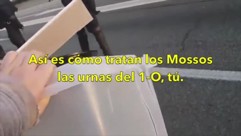 Horror Un mosso revienta la sagrada urna del