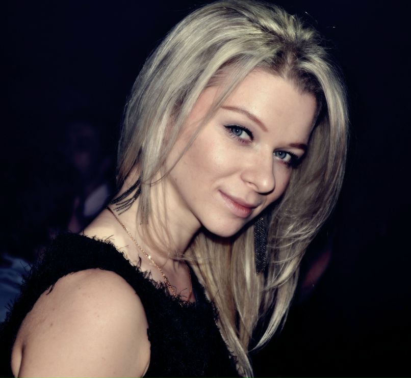 Юлия Тихонова 